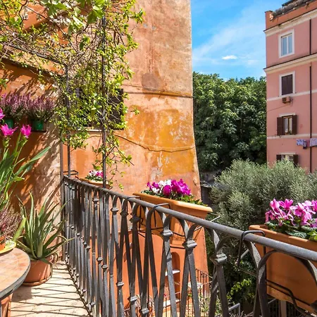 Empire Loft In The Shadow Of Colosseum