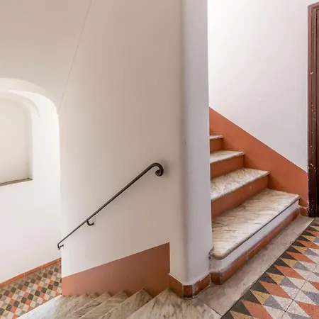 Апартаменты Empire Loft In The Shadow Of Colosseum *